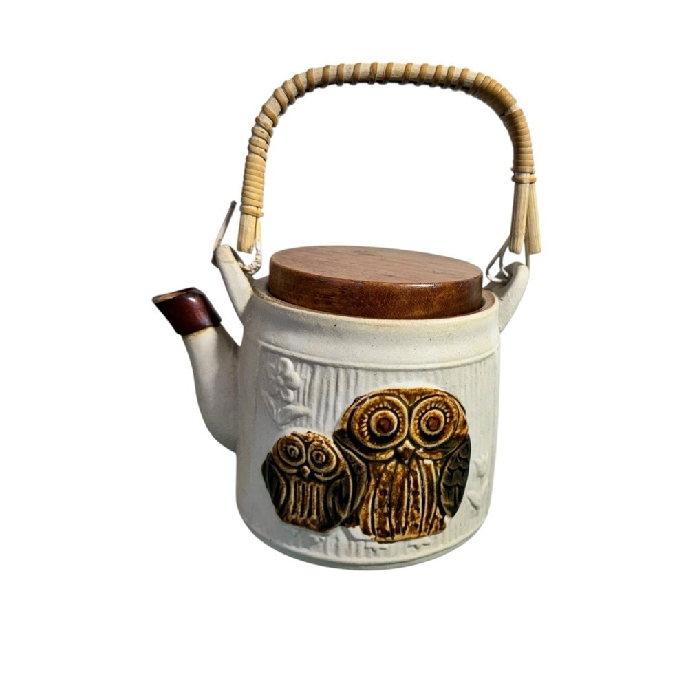 Rare Vintage Owl Teapot Stoneware w/Rattan Handle Wooden Lid